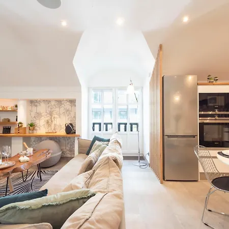 Cozy 2-br 1 Min From The Beaches * Cannes