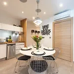 Cozy 2-br 1 Min From The Beaches