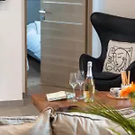 Cozy 2-br 1 Min From The Beaches Apartamento *