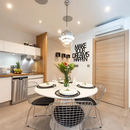 Cozy 2-br 1 Min From The Beaches Cannes