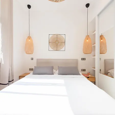 Cozy 2-br 1 Min From The Beaches